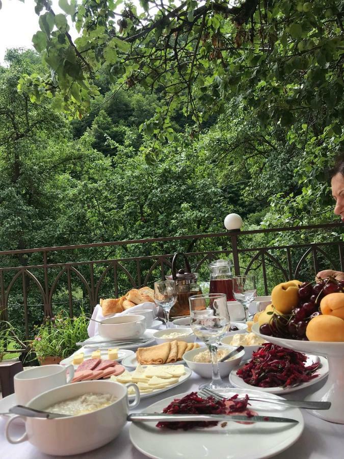Ariana Family Hotel Dilijan Exterior photo