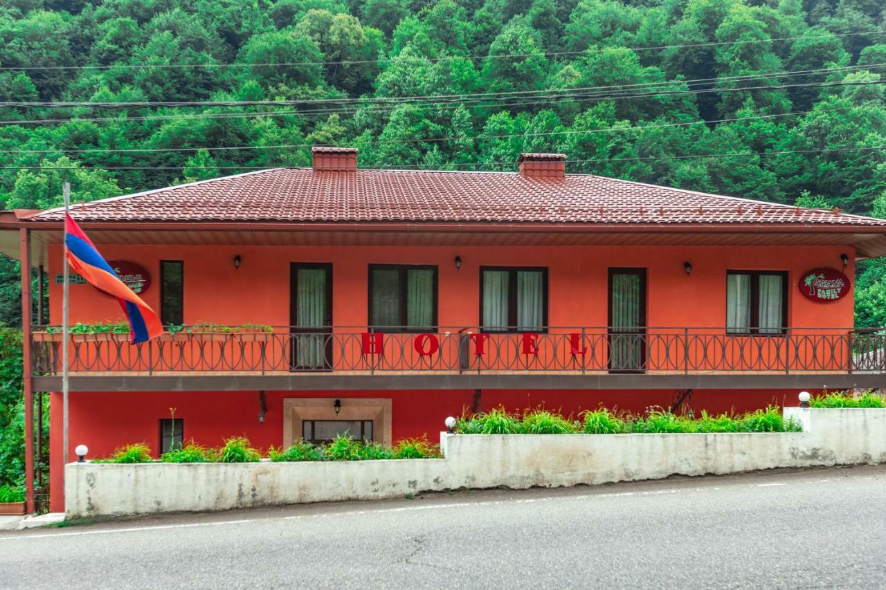 Ariana Family Hotel Dilijan Exterior photo