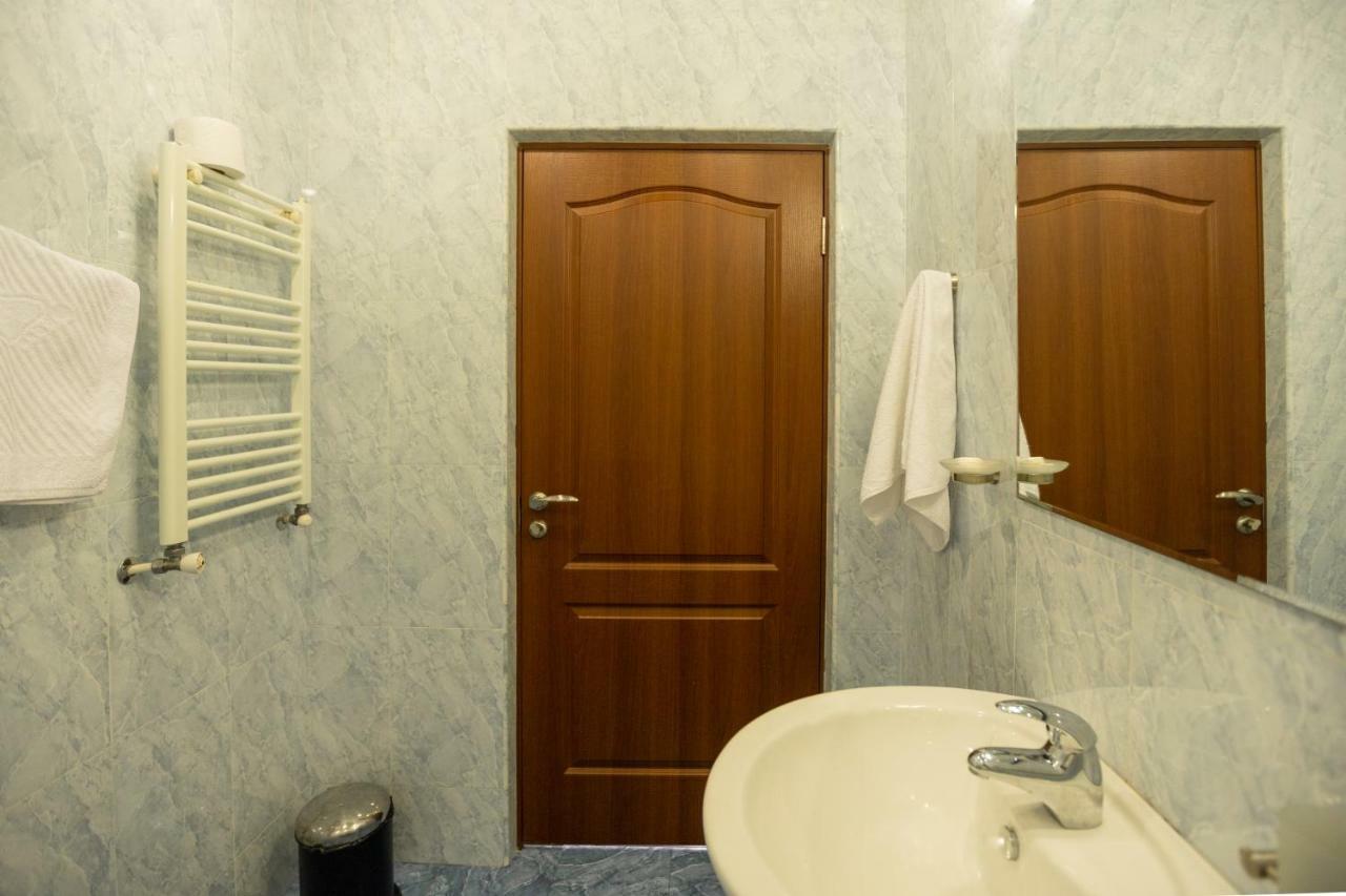 Ariana Family Hotel Dilijan Exterior photo