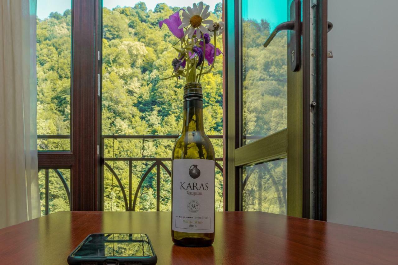 Ariana Family Hotel Dilijan Exterior photo