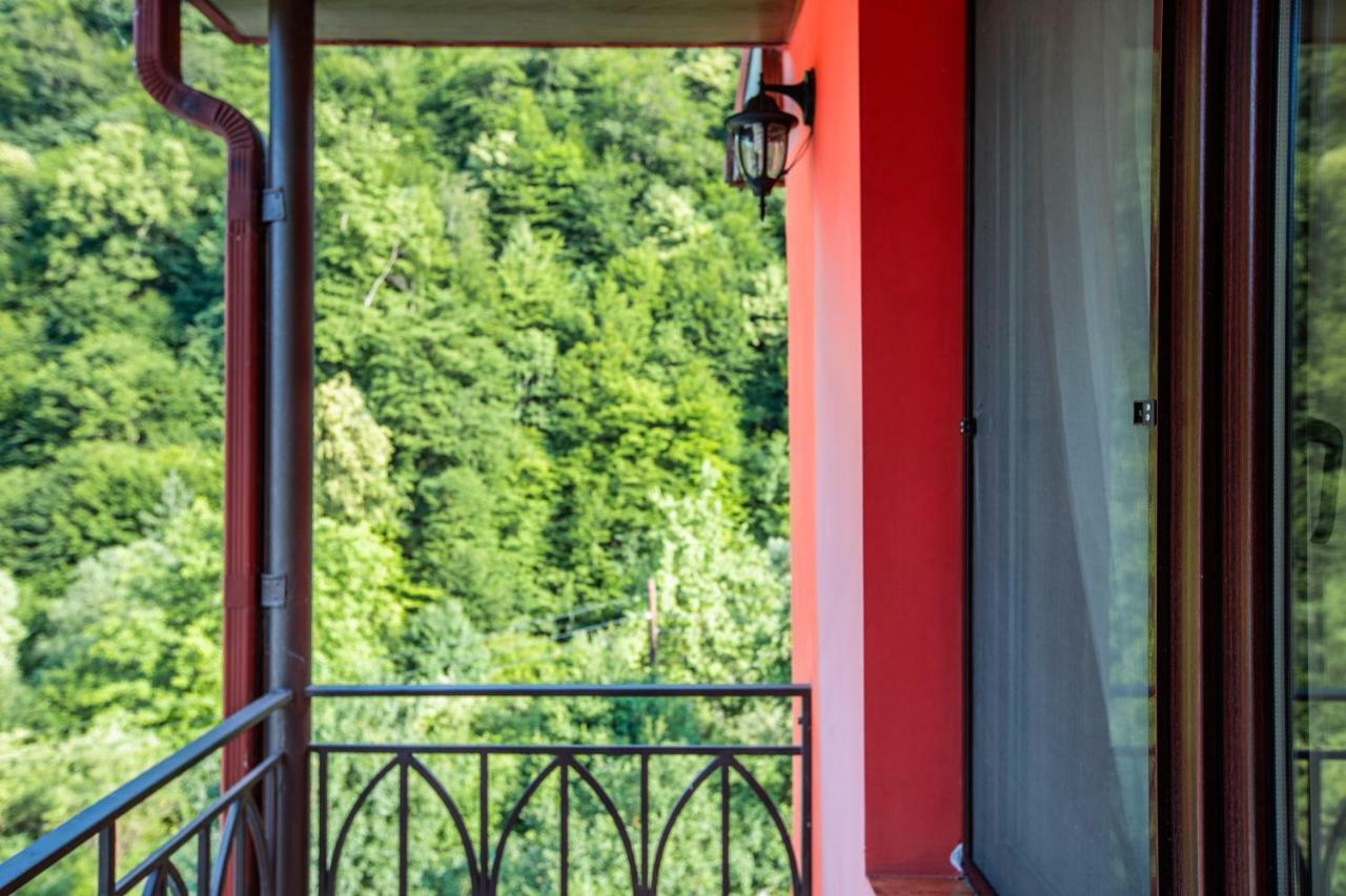 Ariana Family Hotel Dilijan Exterior photo