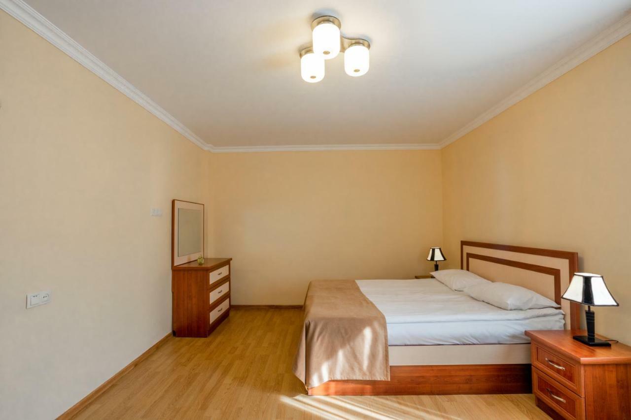 Ariana Family Hotel Dilijan Exterior photo