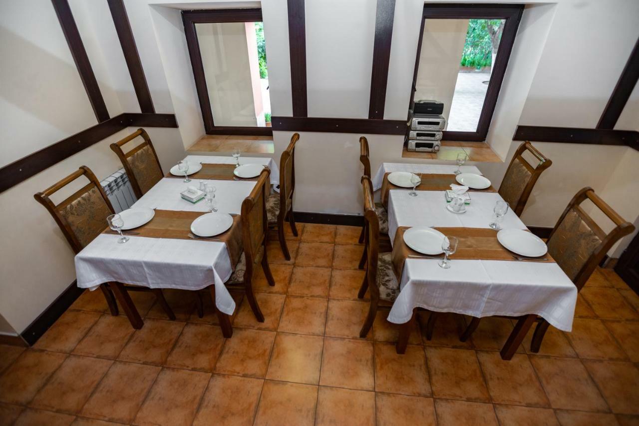 Ariana Family Hotel Dilijan Exterior photo