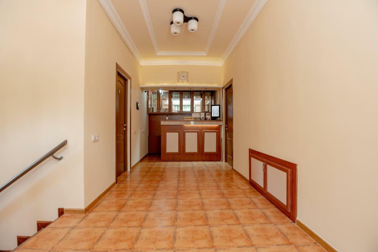 Ariana Family Hotel Dilijan Exterior photo