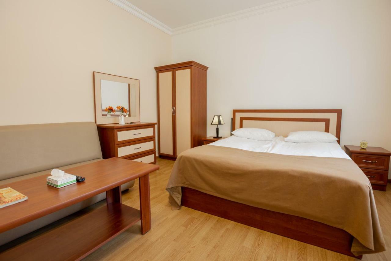 Ariana Family Hotel Dilijan Exterior photo